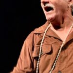O ator João Schimidr estréia no teatro ÁGORA o espetáculo JOÃO nos dias 20 a 22 de outubro em São Paul
