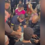 VÍDEO: Após quebrar maquete de buraco, homem é imobilizado e sessão acaba na Câmara