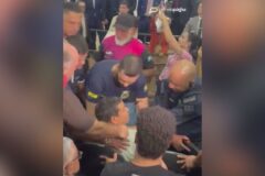 VÍDEO: Após quebrar maquete de buraco, homem é imobilizado e sessão acaba na Câmara